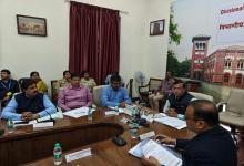 Dr. D. M. Mulay, Member,  NHRC during meeting with Divisional Commissioner, Pune (21.12.2023)
