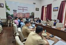 Dr. D. M. Mulay, Member,  NHRC during meeting with Divisional Commissioner, Pune (21.12.2023)
