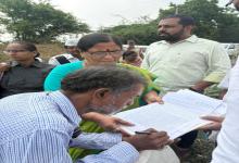 Smt Vijaya Bharathi Sayani, member, NHRC met with the Tahsildar regarding the village of Prakkilanka near Rajahmundry (14.05.2025)